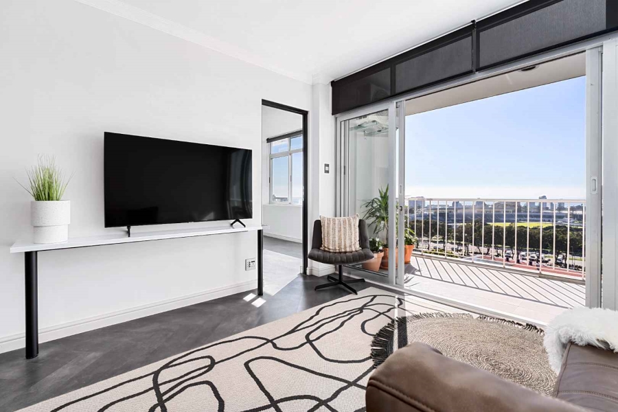 To Let 2 Bedroom Property for Rent in Green Point Western Cape